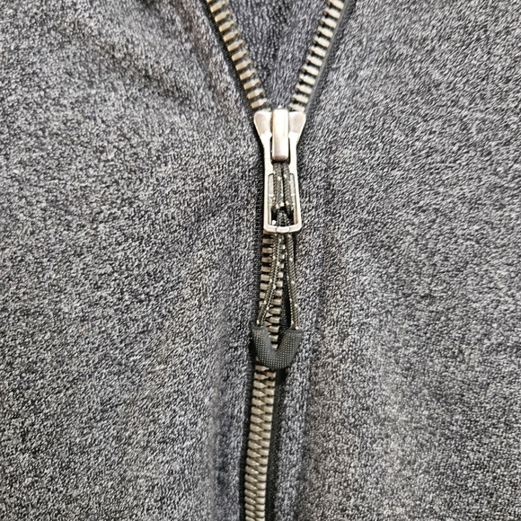 OGIO ENDURANCE Hoodie With John deere Logos - Picture 9 of 9